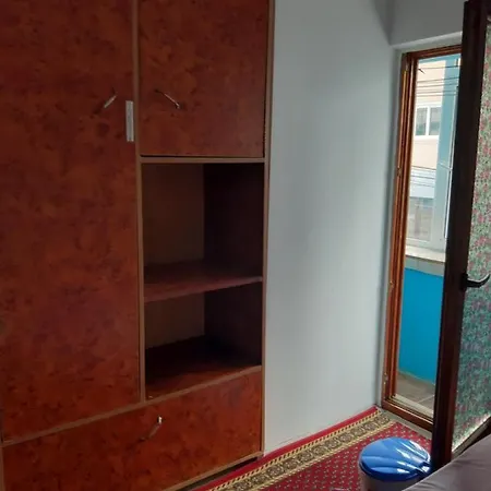 Casa Silvian בית הארחה *